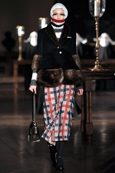 Look 18